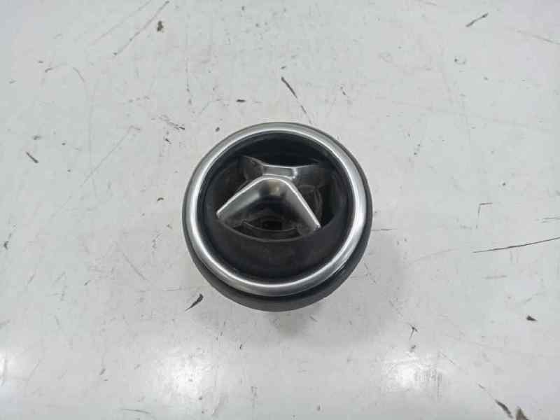 Rejilla aire central derecha mercedesbenz clase b fastback