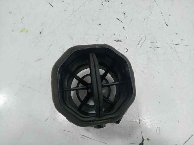 Rejilla de aire central mercedesbenz clase b fastback