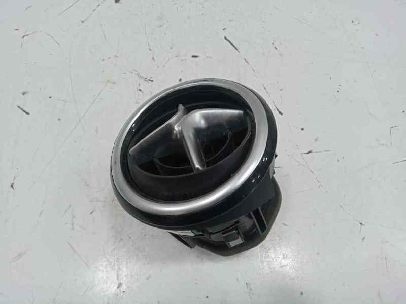 Rejilla aire delantera izquierda mercedesbenz clase b fastback