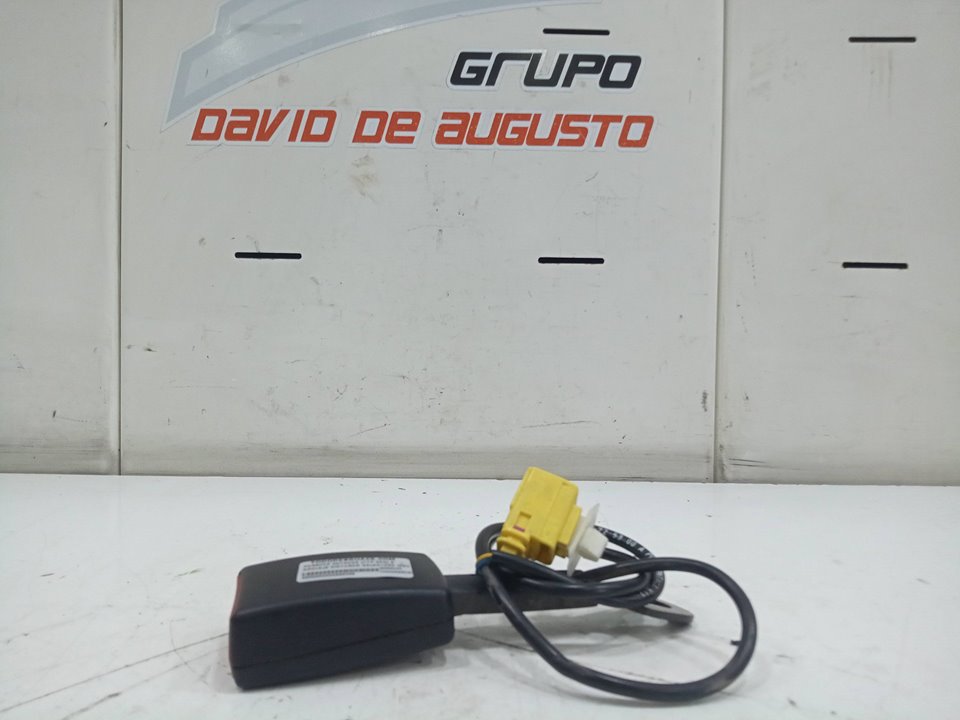 Anclaje cinturon delantero izquierdo porsche cayenne suv (20022007