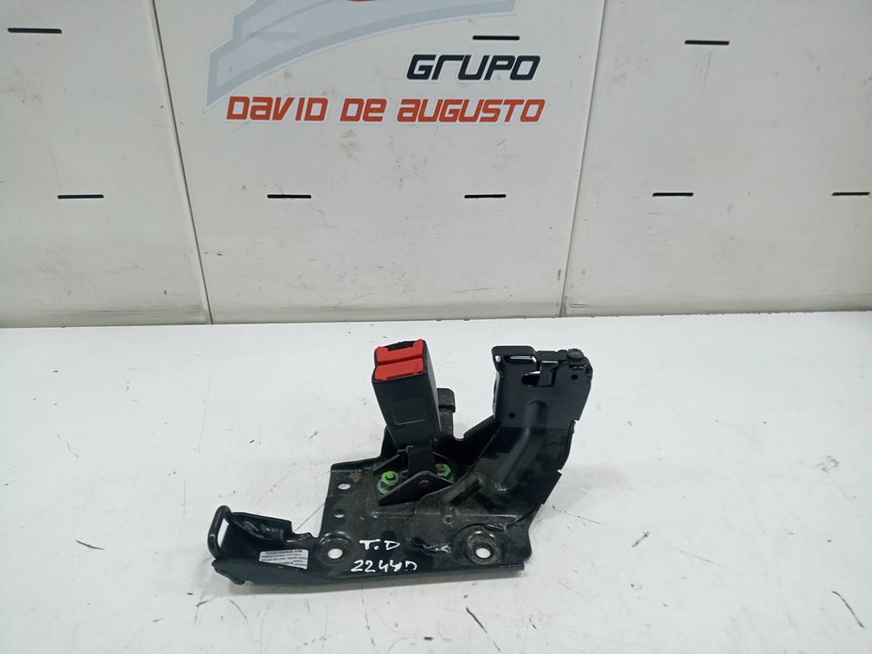 Anclaje cinturon trasero derecho porsche cayenne suv (20022007