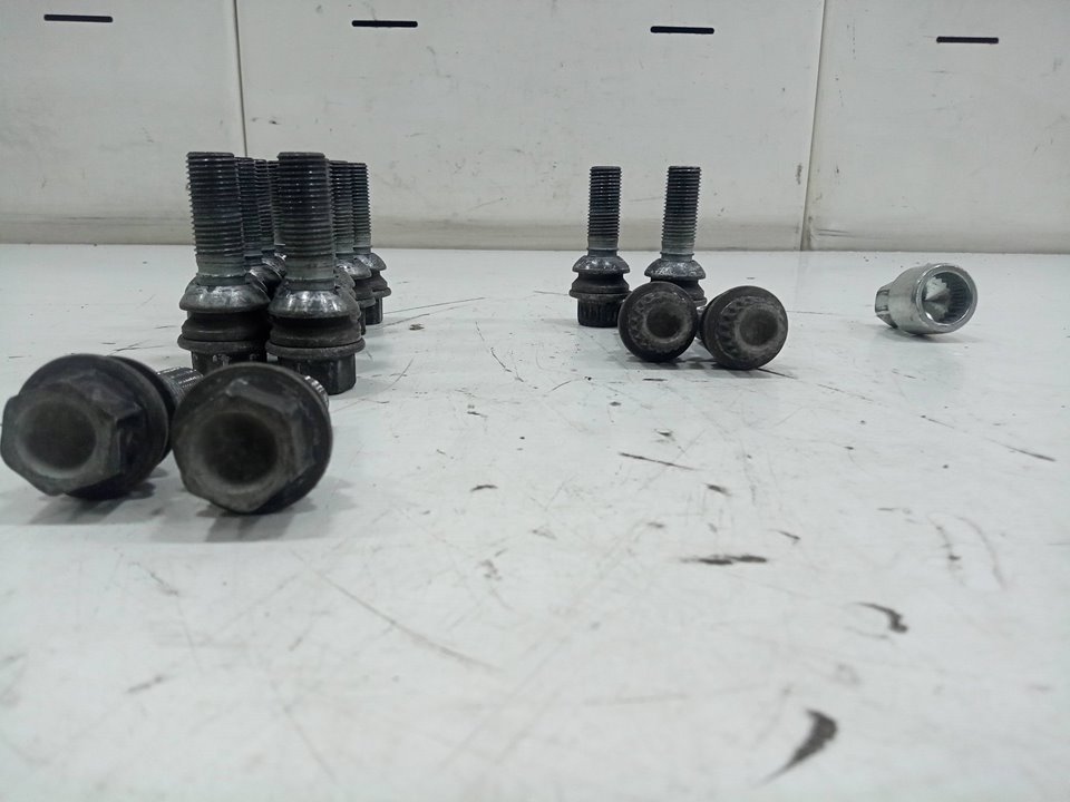 Tornillo de ruedas porsche cayenne suv (20022007