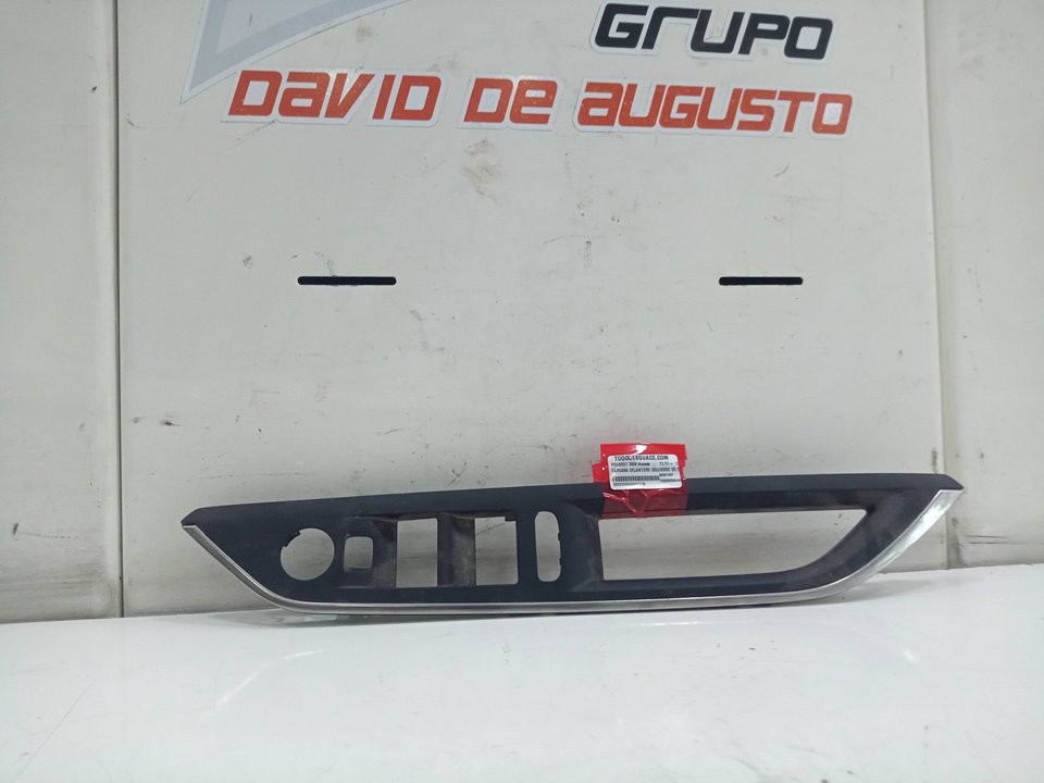 Carcasa delantero izquierdo de mando elevalunas peugeot 3008 limusina monospac