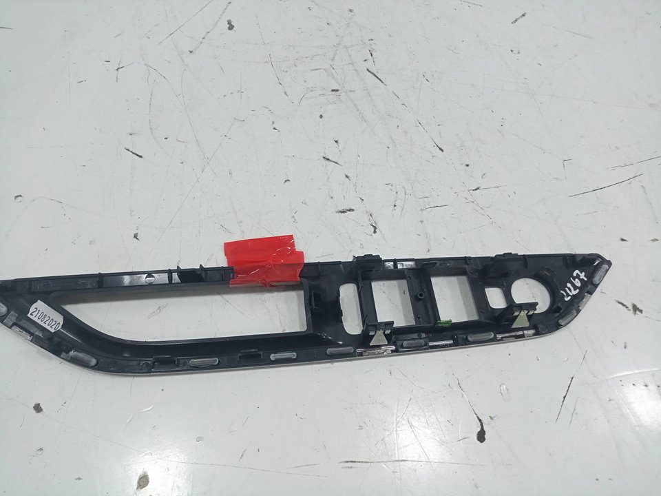 Carcasa delantero izquierdo de mando elevalunas peugeot 3008 limusina monospac