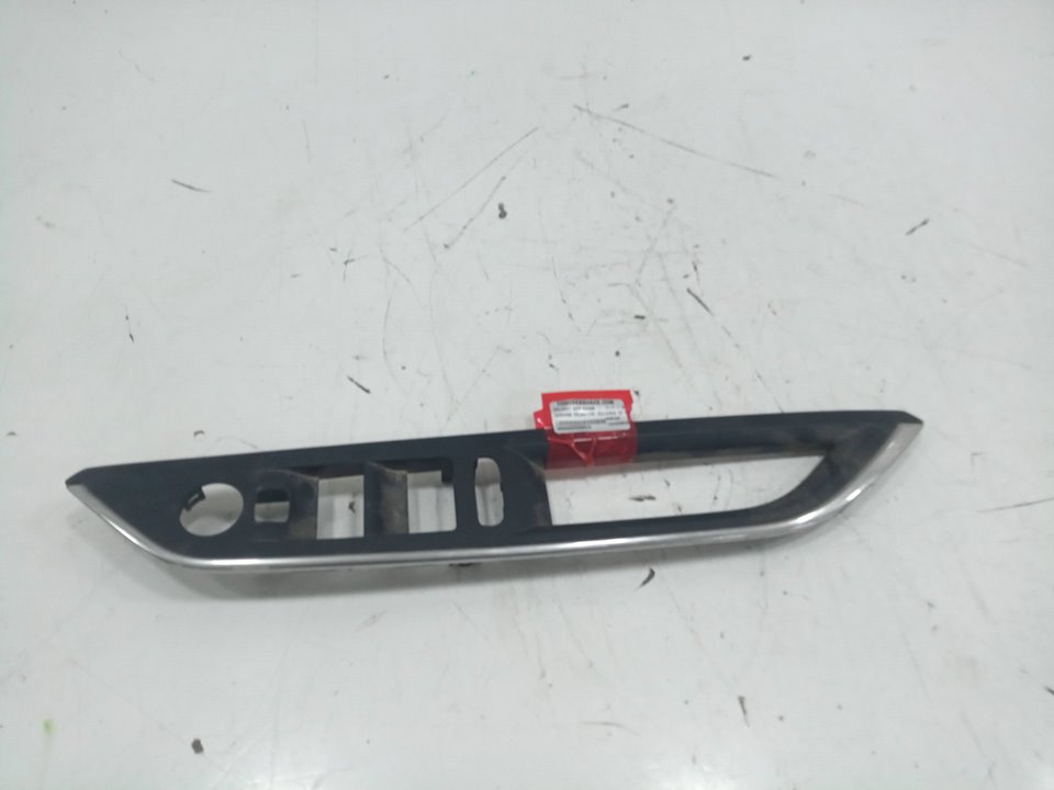 Carcasa delantero izquierdo de mando elevalunas peugeot 3008 limusina monospac