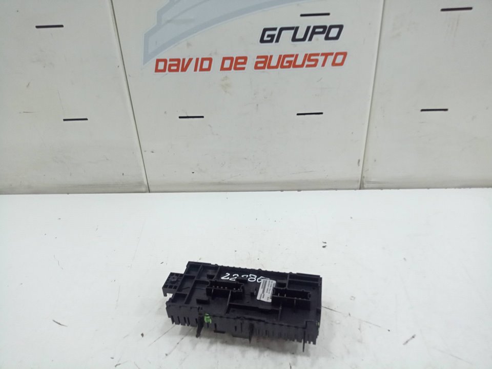 Caja reles / fusibles opel corsa c fastback (200420