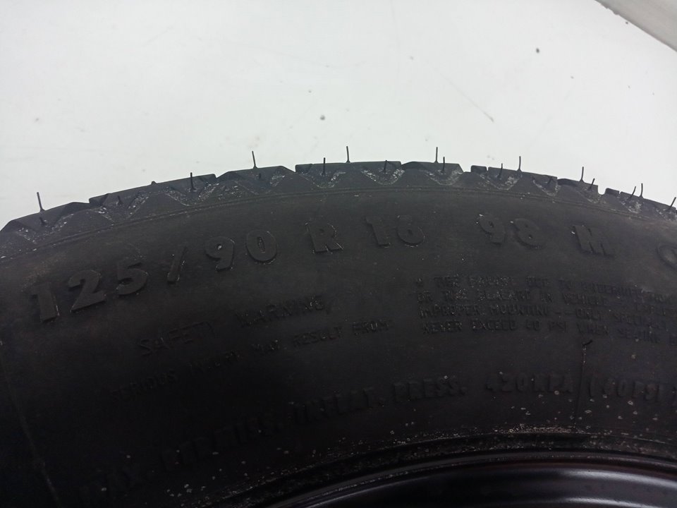 Rueda de repuesto mercedesbenz clase glk suv (2