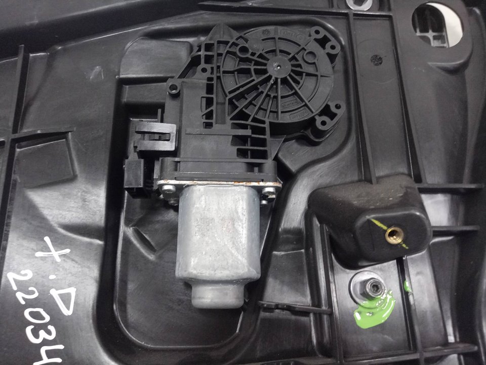 Elevalunas trasero derecho tesla model 3 bev long range a
