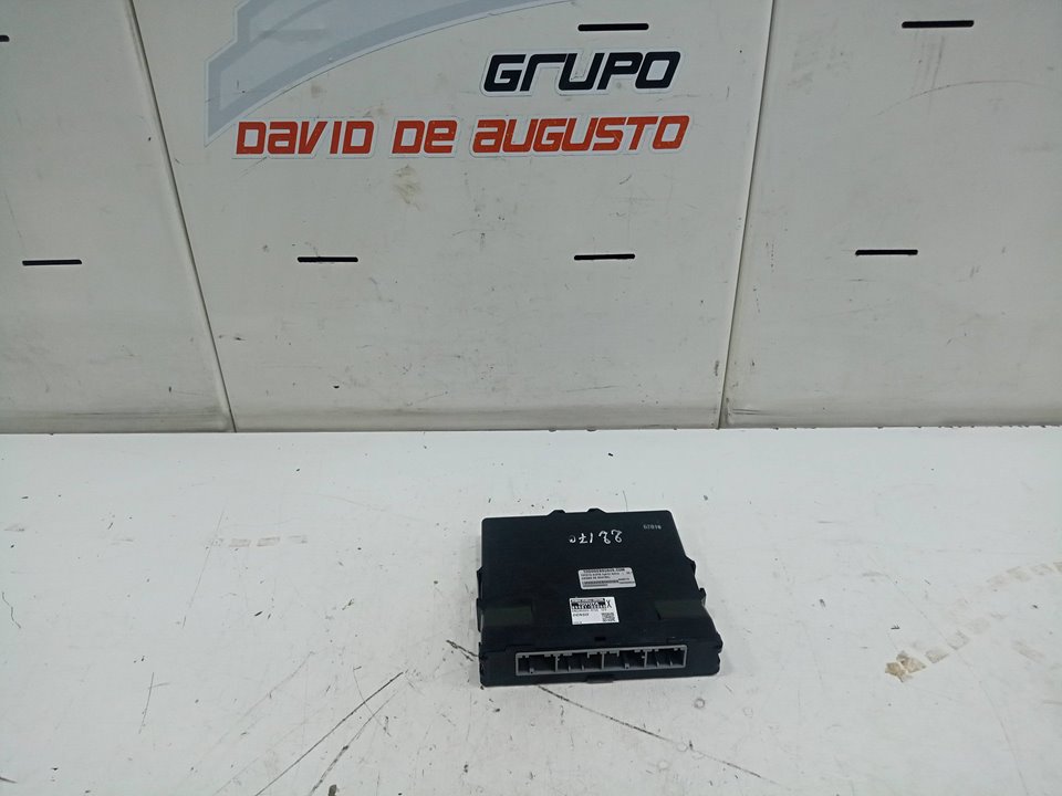 Unidad de control toyota yaris fastback (200720