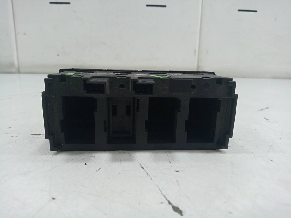 Botonera mercedes actros 23 4  ejes 8