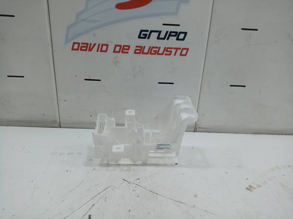 Soporte toyota yaris fastback (200720