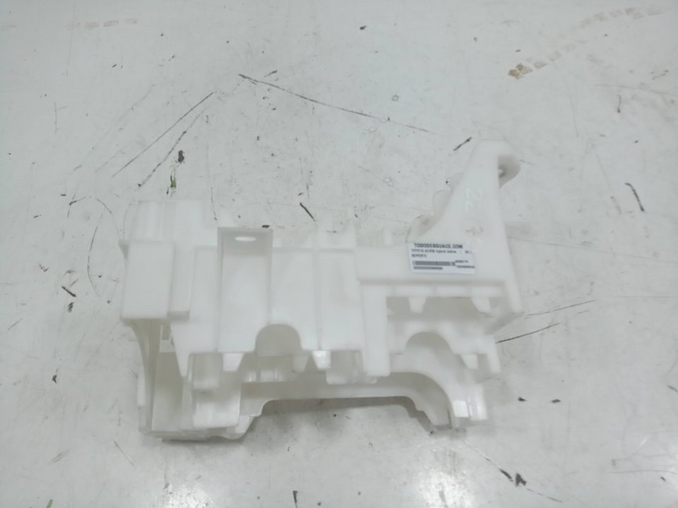 Soporte toyota yaris fastback (200720