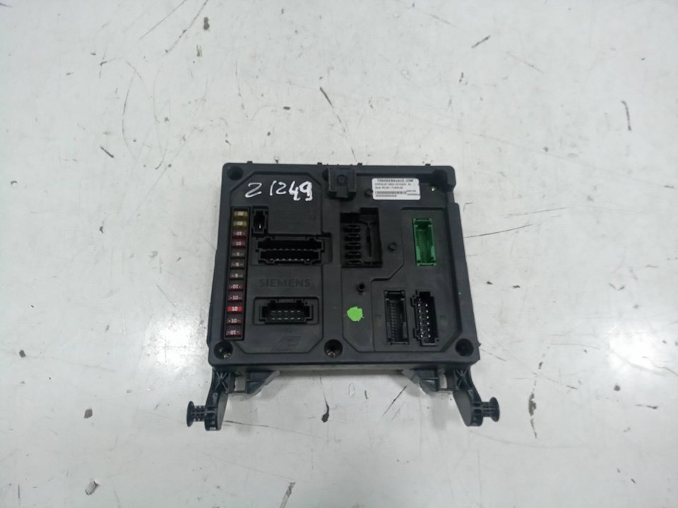 Caja reles / fusibles chrysler gran voyager  rg   | 