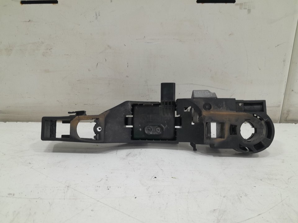 Soporte maneta exterior delantera derecha renault clio iii fastback (200