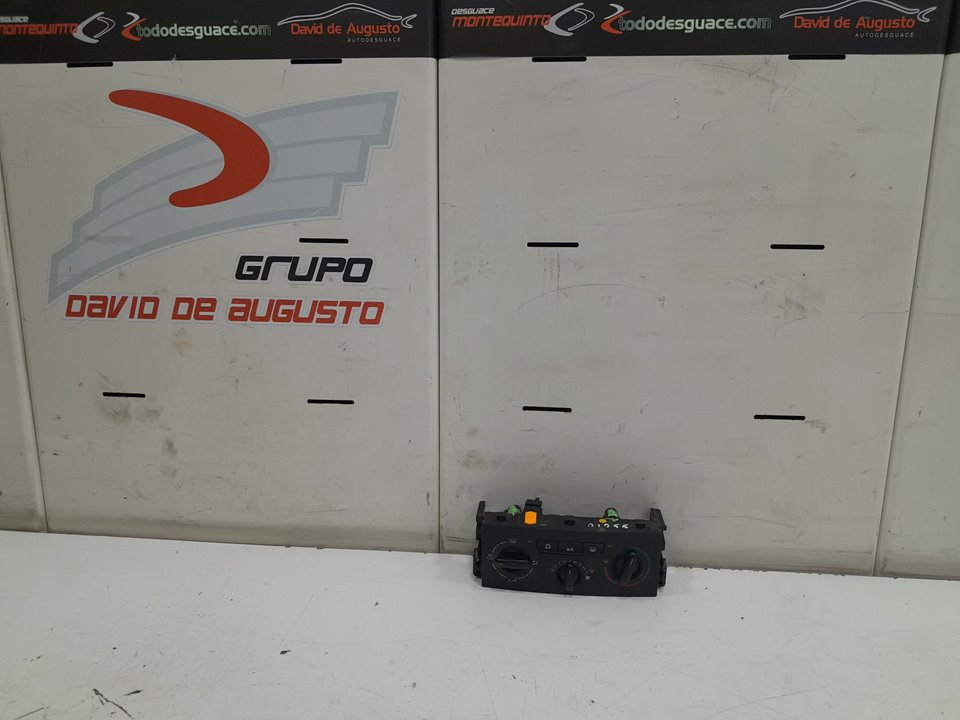 Mando calefaccion /  aire acondicionado peugeot 207 fastback (2006201