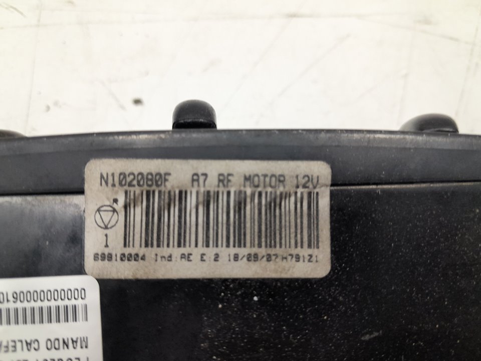 Mando calefaccion /  aire acondicionado peugeot 207 fastback (2006201