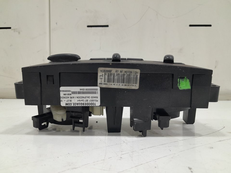 Mando calefaccion /  aire acondicionado peugeot 207 fastback (2006201