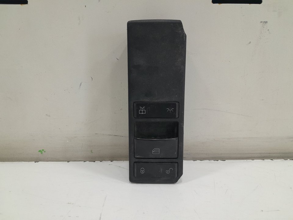 Mando elevalunas delantero derecho mercedes actros 23 4  ejes 8