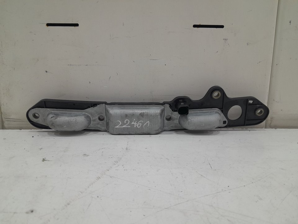 Pulsador porton trasero volkswagen touran monospace (2