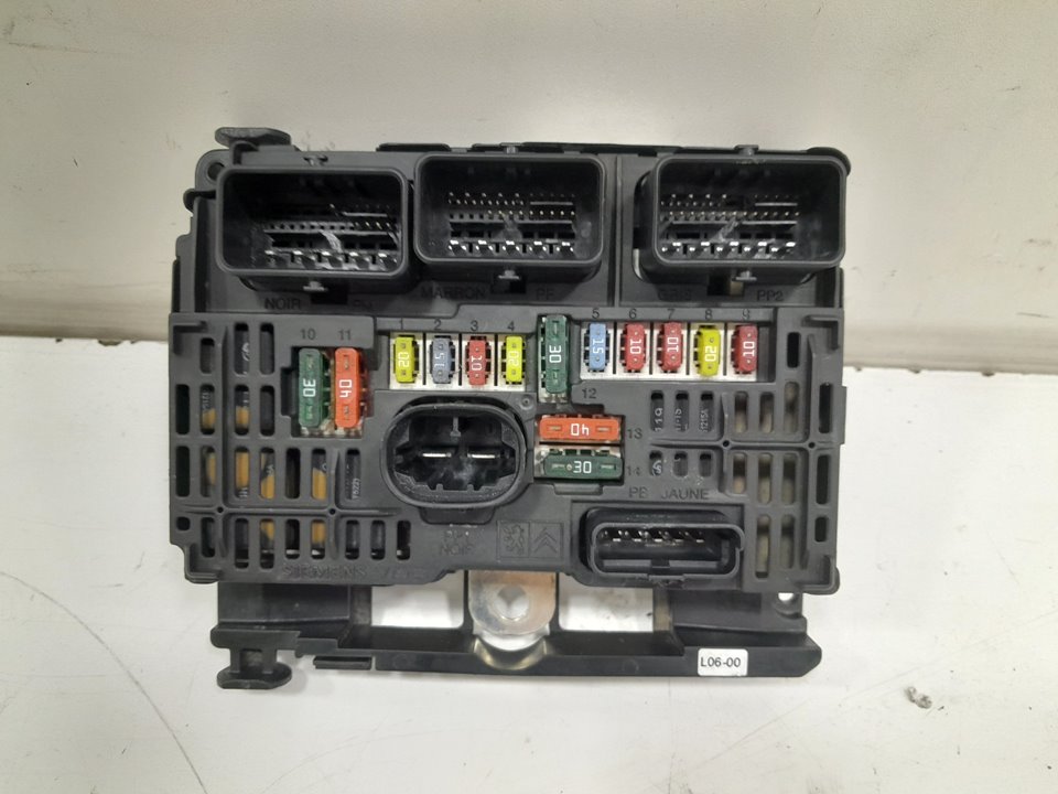 Caja reles / fusibles citroen c5 berlina    |   0.0