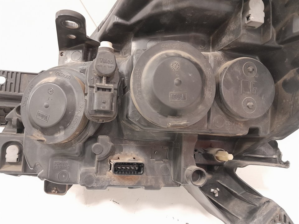 Faro derecho renault clio iii fastback (200
