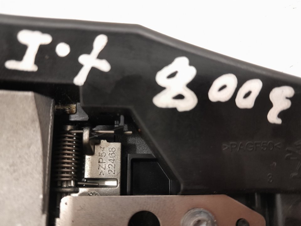 Soporte maneta exterior puerta trasera izquierda peugeot 3008 limusina monospac