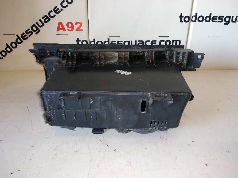  guantera   mercedes clase a (w169) a 180 cdi a-edition 2.0 cdi cat