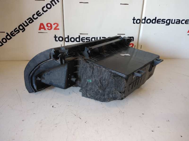  guantera   mercedes clase a (w169) a 180 cdi a-edition 2.0 cdi cat