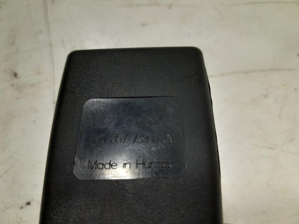 Anclaje cinturon trasero izquierdo volkswagen golf v fastback (20