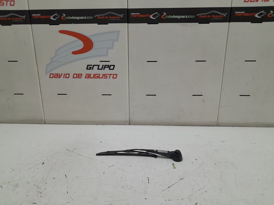 Brazo limpia trasero volkswagen polo fastback (1999