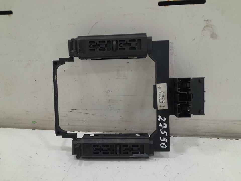 Mando elevalunas delantero izquierdo mercedesbenz clase c sedÁn (1