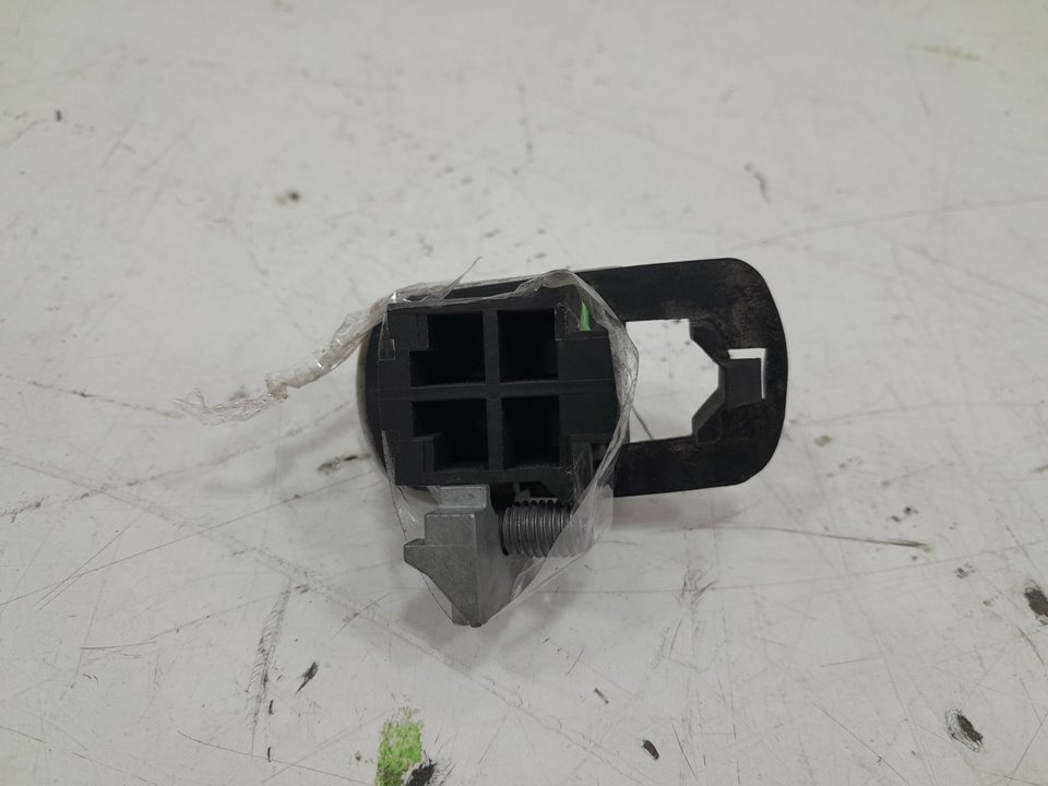 Embellecedor maneta exterior delantera derecha peugeot 207 fastback (2006201