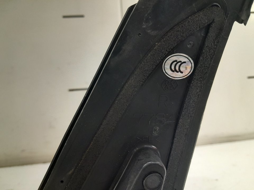 Retrovisor derecho toyota prius fastback fastback