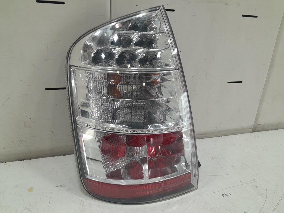 Piloto trasero izquierdo toyota prius fastback fastback