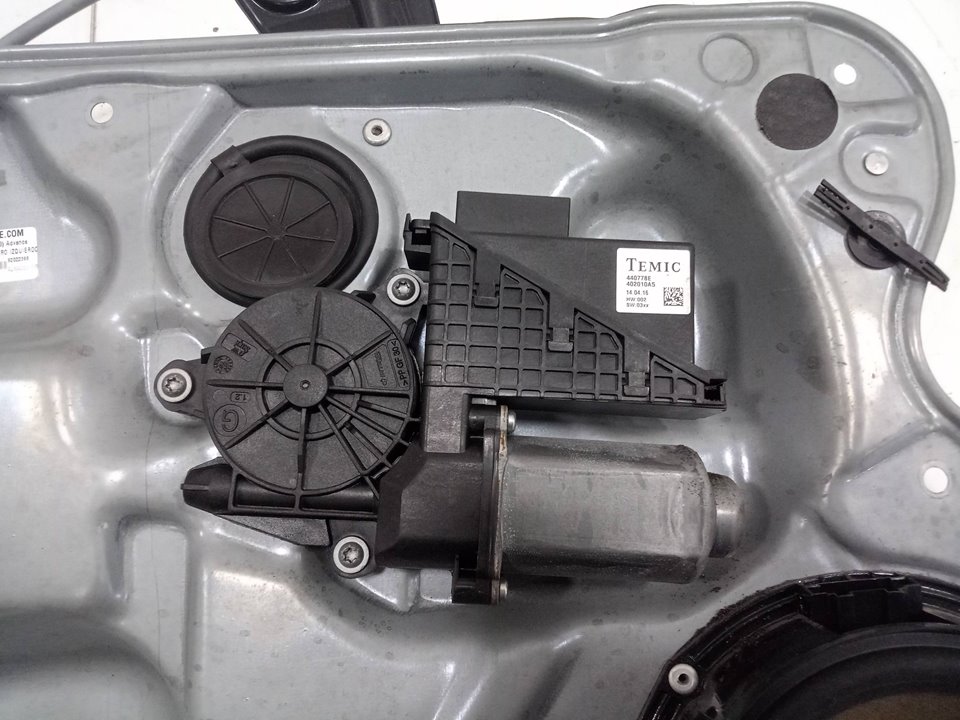 PaÑo puerta delantero izquierdo volkswagen polo fastback (2005