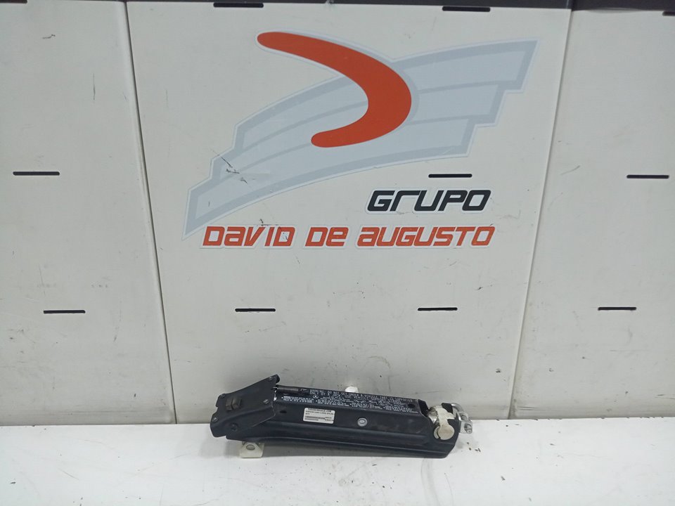 Gato mercedesbenz clase c sedÁn (2 Gato mercedesbenz clase c sedÁn (2