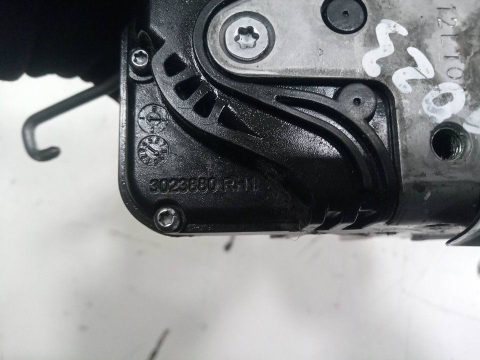Cerradura puerta trasera derecha opel astra j fastback (201120