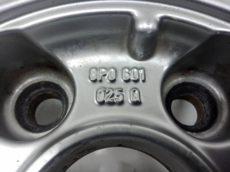 Llanta volkswagen golf v berlina (1k1