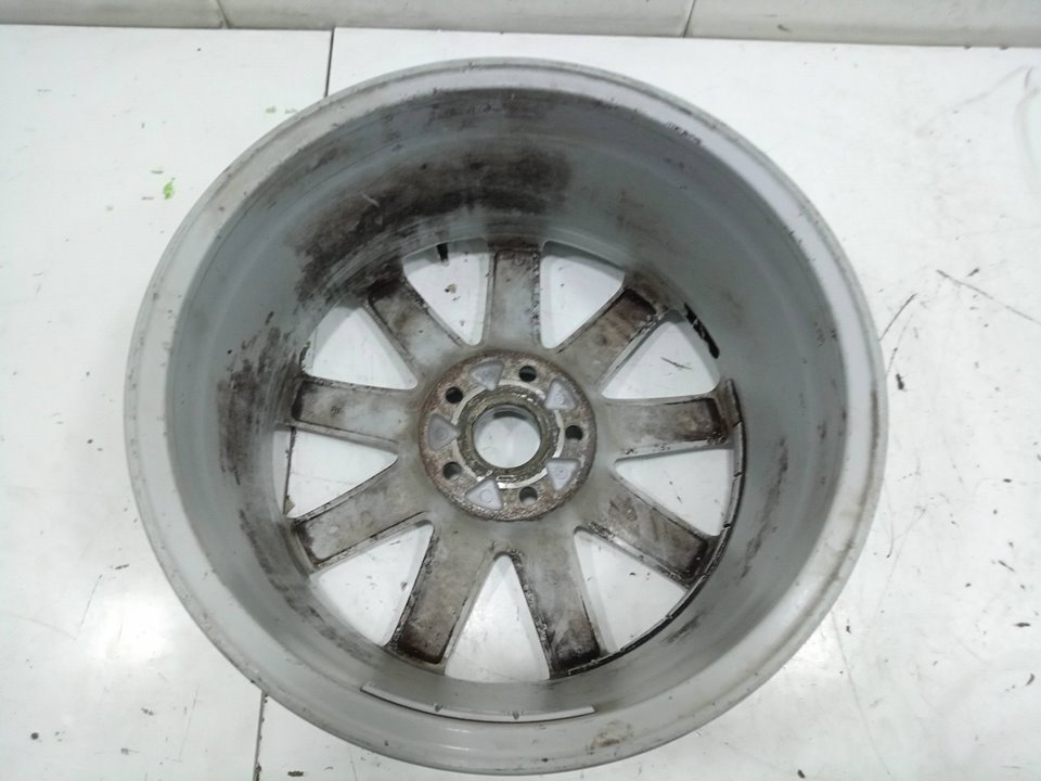 Llanta volkswagen golf v berlina (1k1