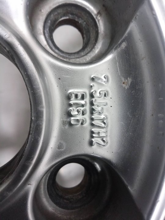 Llanta volkswagen golf v berlina (1k1