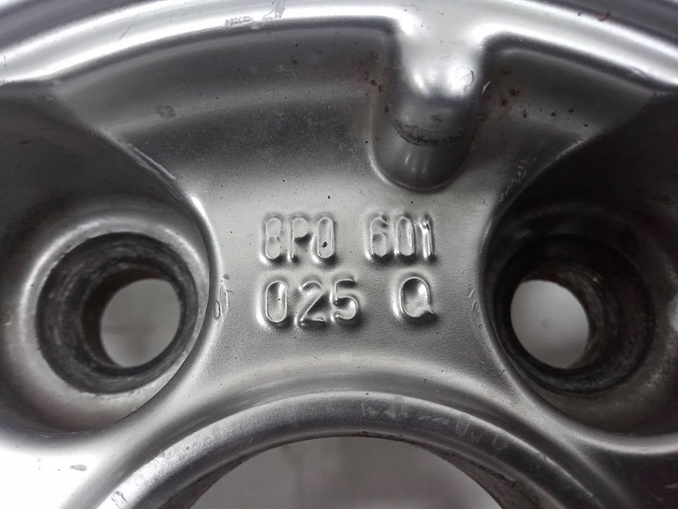 Llanta volkswagen golf v berlina (1k1