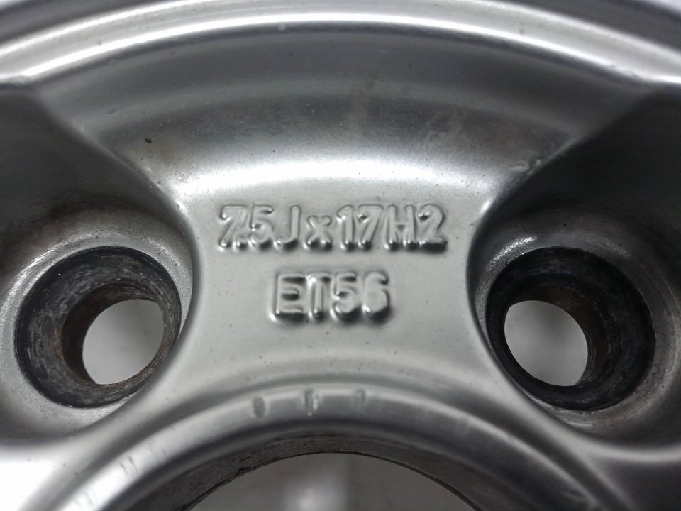 Llanta volkswagen golf v berlina (1k1