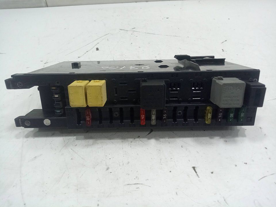 Caja reles / fusibles mercedes clase c (w203) berlin