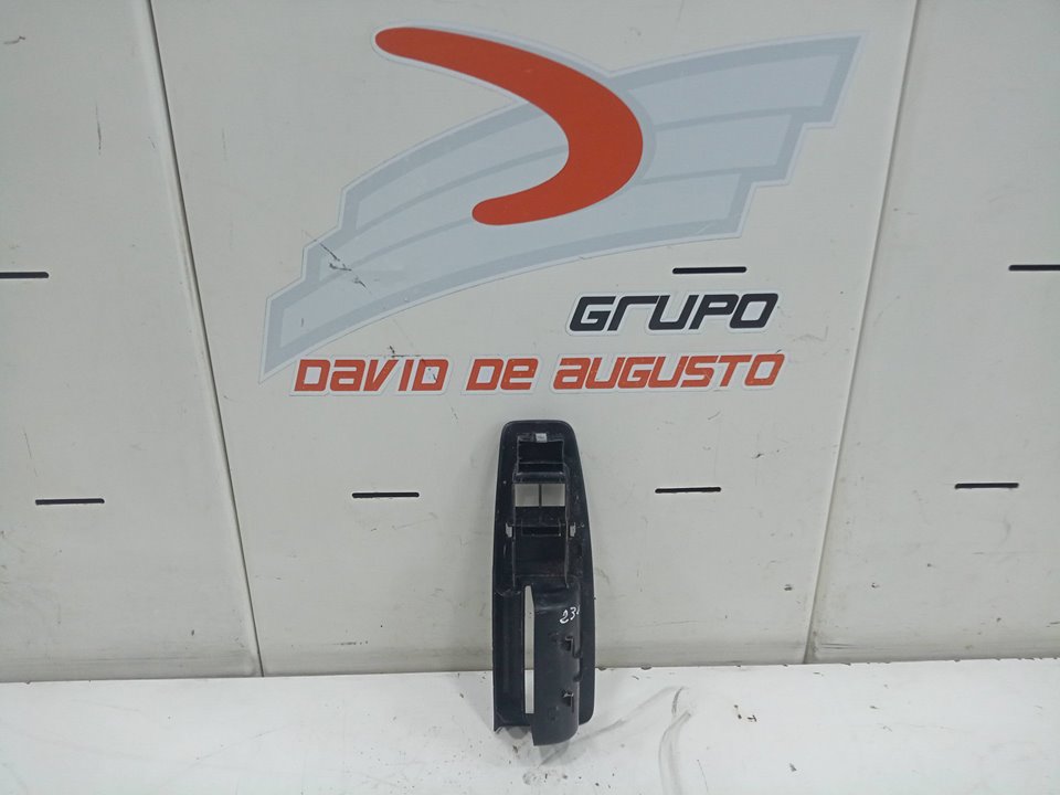 Carcasa delantero izquierdo de mando elevalunas volkswagen golf iv fastback (1