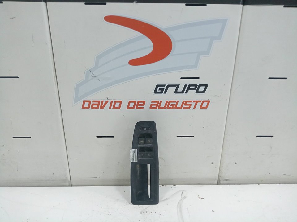 Carcasa delantero izquierdo de mando elevalunas opel vivaro a furgÓn furgÓn (2
