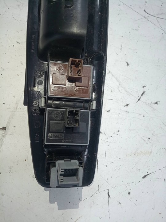 Carcasa delantero izquierdo de mando elevalunas opel vivaro a furgÓn furgÓn (2