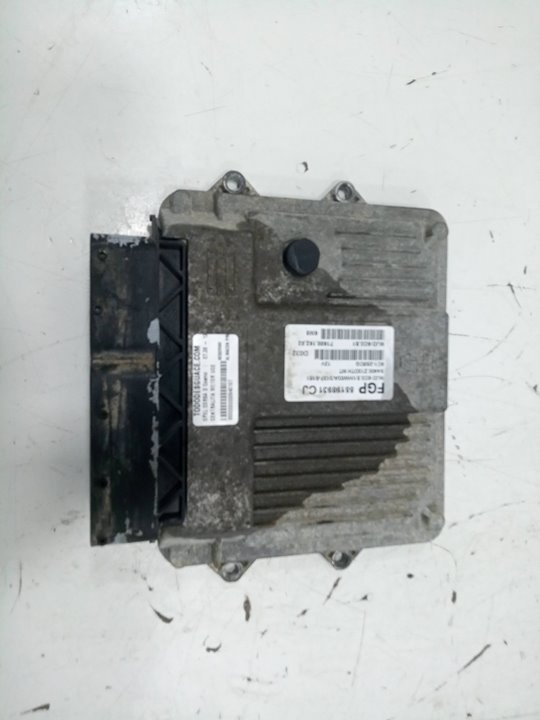 Centralita motor uce opel corsa d fastback (200620