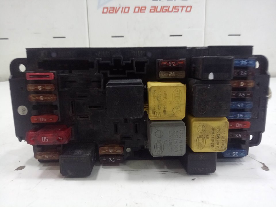 Caja reles / fusibles mercedesbenz clase c sedÁn (2