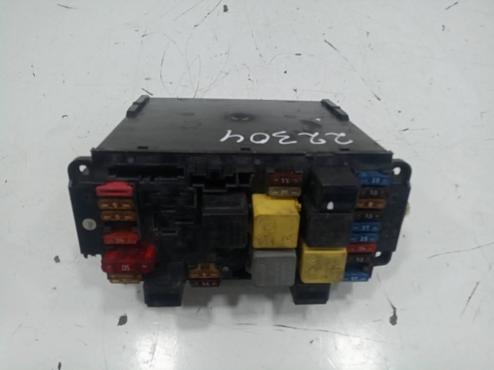 Caja reles / fusibles mercedesbenz clase c sedÁn (2