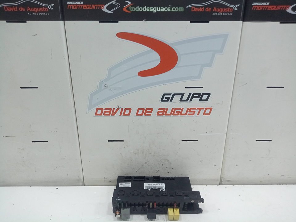 Caja reles / fusibles mercedesbenz clase c sedÁn (2